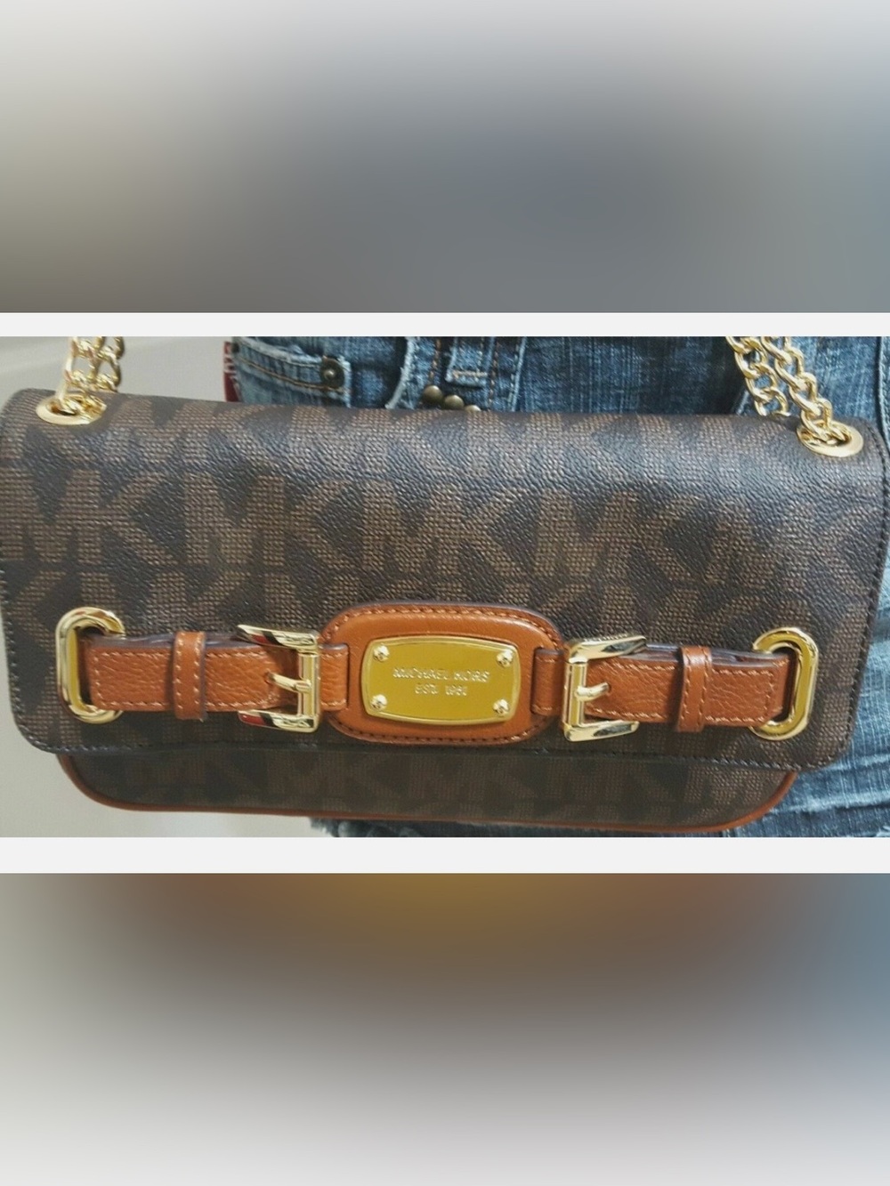 Michael Kors Hamilton Shoulder Bag - Picture 3 of 11